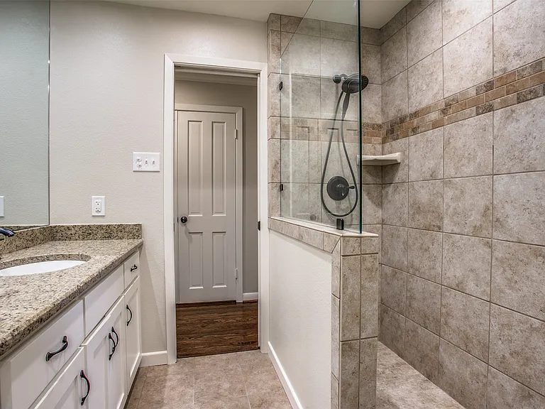 6908 Lavendale Ave — Photo 22