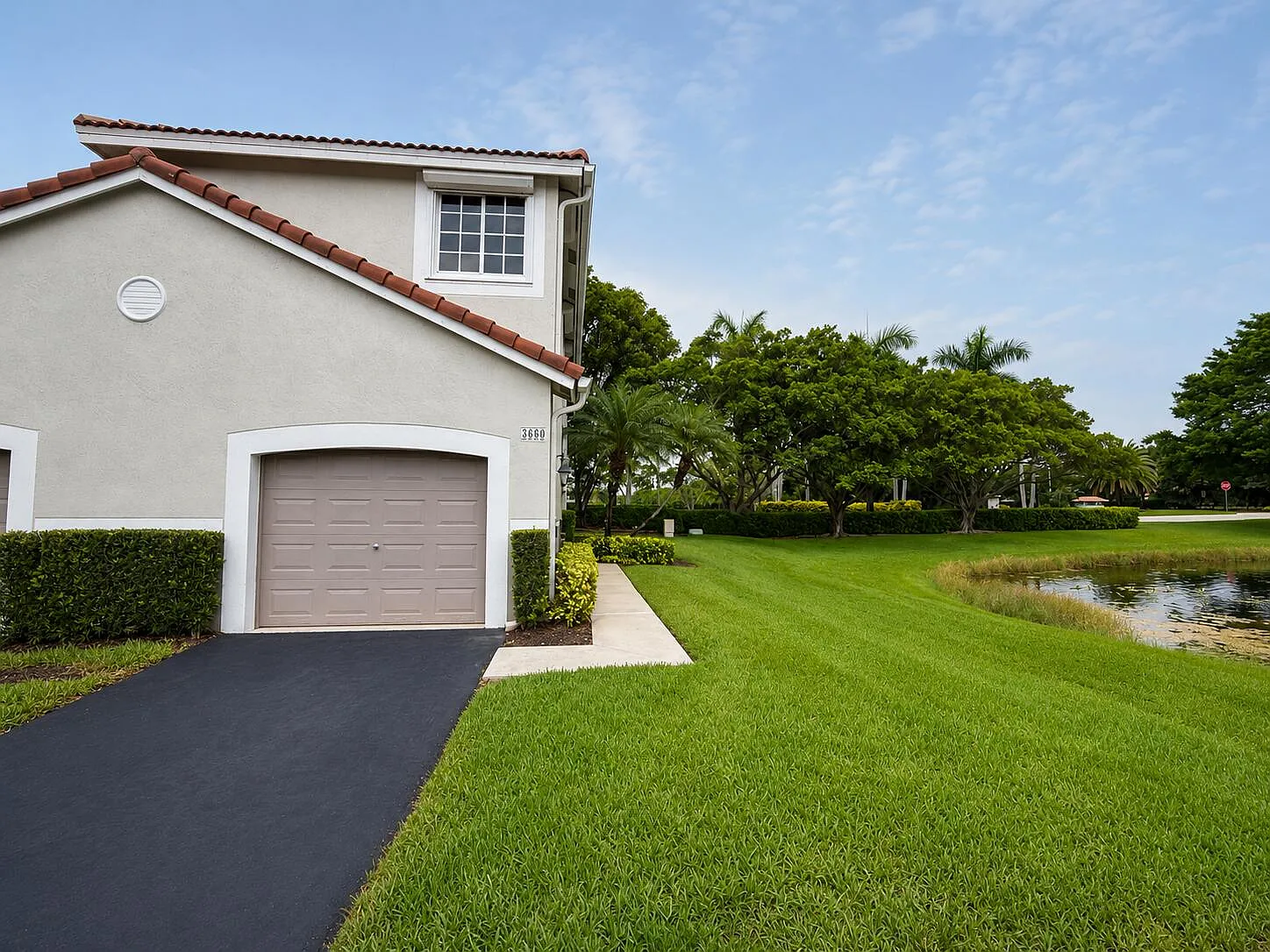 4 bed, 2.5 bath, 1728 sqft, $3,700 — Photo 2