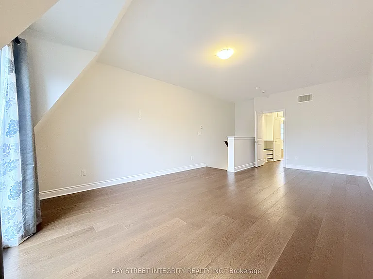 2160 Trafalgar Rd #3 — Photo 18