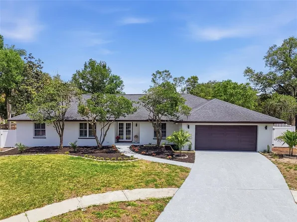 2540 Laurelwood Ln, Valrico, FL 33596