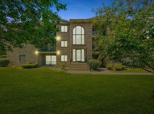 13248 W Circle Drive Pkwy APT 405, Crestwood, IL 60418