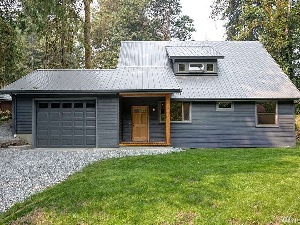 Garage has Hot & cold faucets and 8'X16" storage loft accessed from the outside.