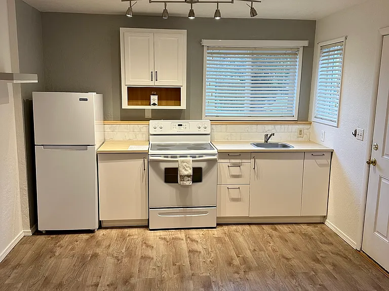 1720 N Navajo Dr — Photo 1