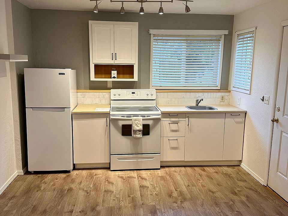 1st image of 1720 N Navajo Dr