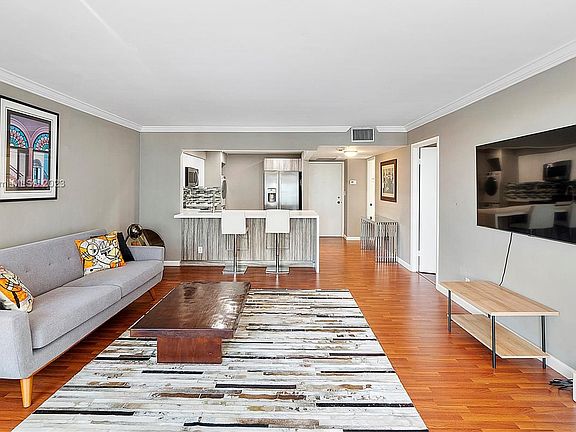 2nd image of 1915 Brickell Ave APT C909