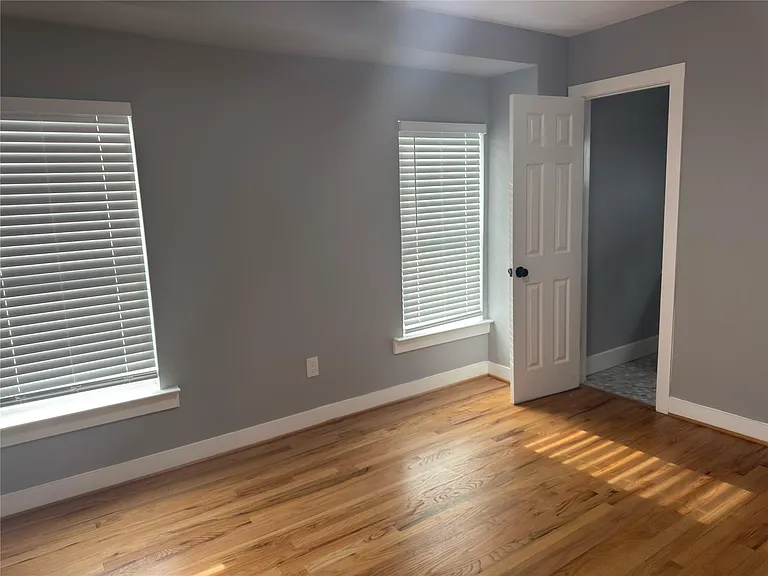 515 Caplin St — Photo 6