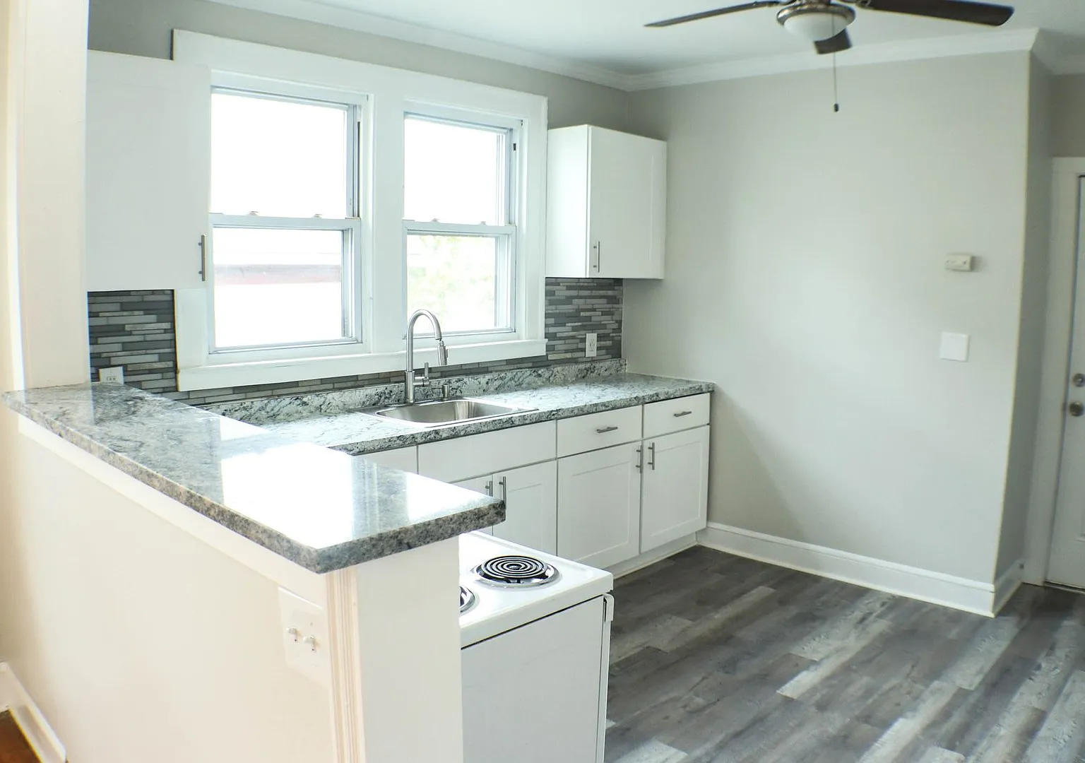 3 bed, 1200 sqft, $1,950 — Photo 1