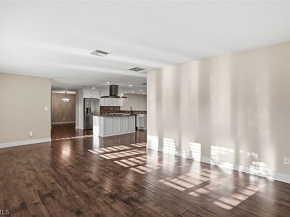 5th image of 4742 Santa Del Rae Ave