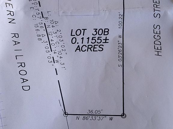 4th image of 405 Hedges St
