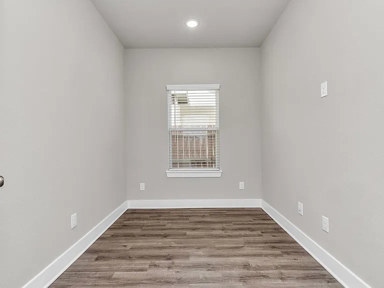 21019 Bay Village Dr #A — Photo 12