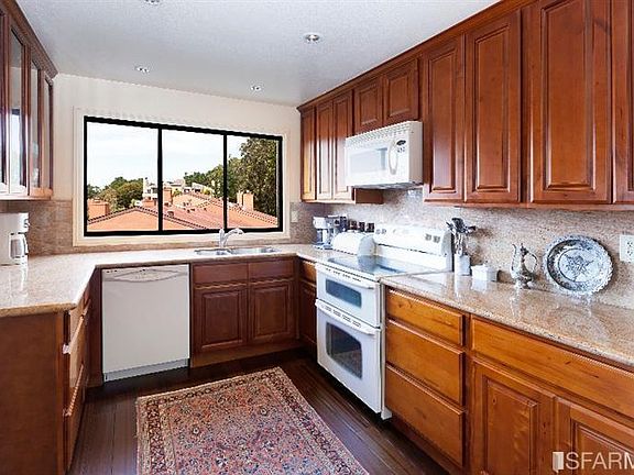 3rd image of 139 S Lake Merced Hls APT 4A