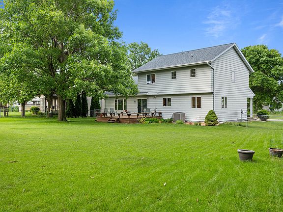4th image of 2207 Buchanan Dr