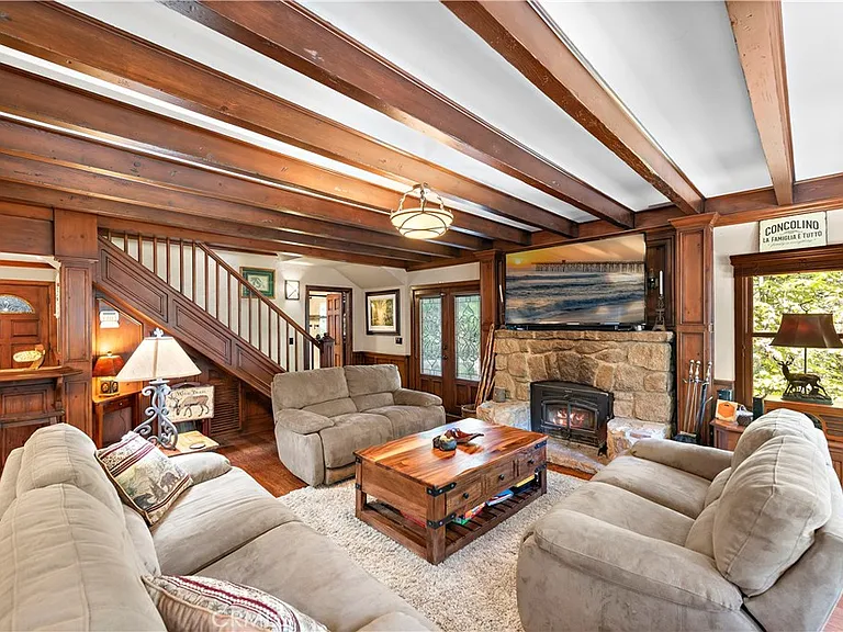 400 Cottage Grove Rd — Photo 19