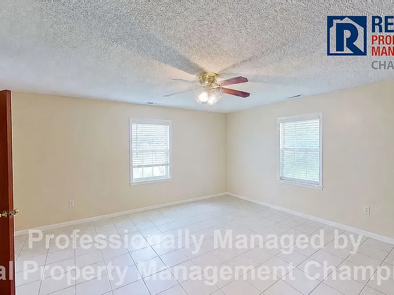 27 East Dr — Photo 14