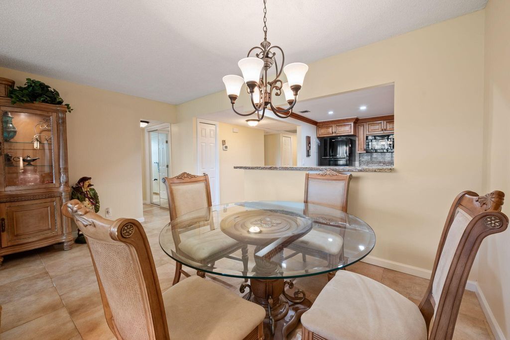 2651 S Palm Aire Drive #101, photo 8