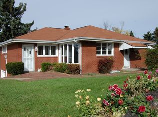 3056 Clairton Rd, West Mifflin, PA 15122