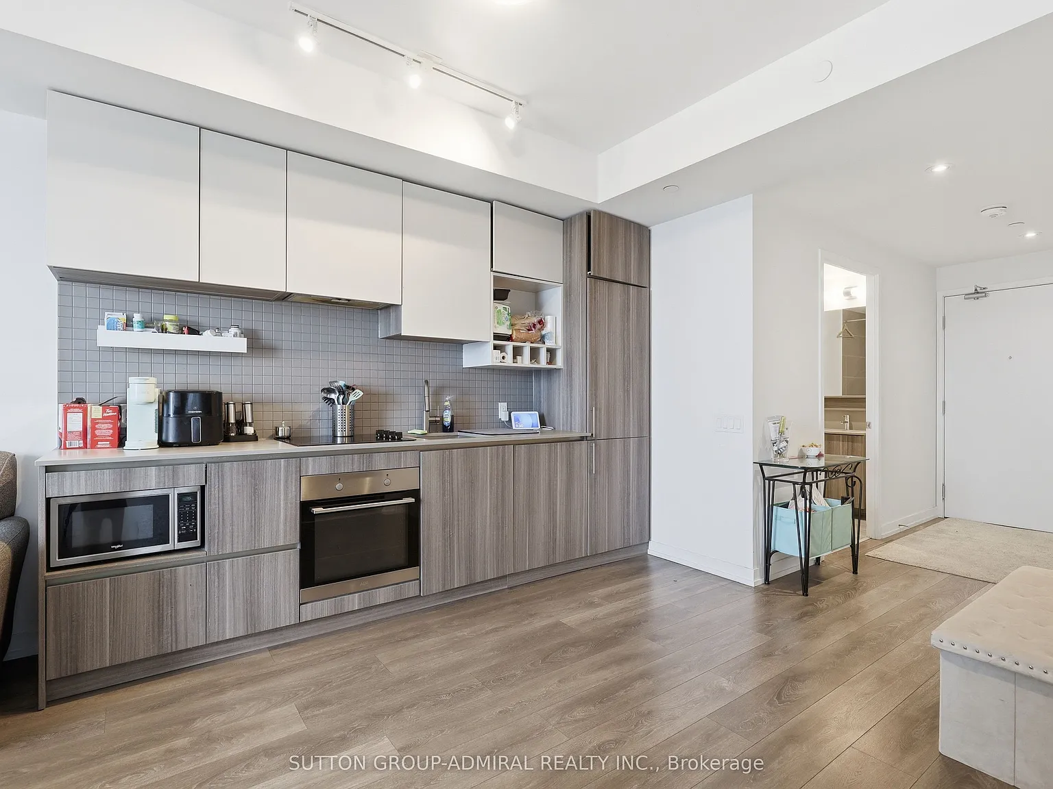 Transit City Condos — Photo 3