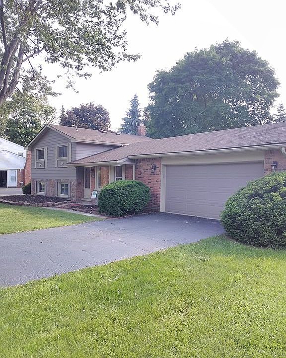 1st image of 1371 Alhi St