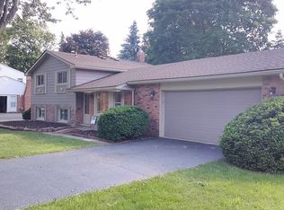 1371 Alhi St, Waterford, MI