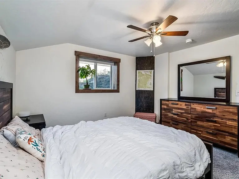 96 Climax Dr — Photo 2