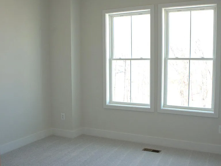 139 Heyford Dr — Photo 15