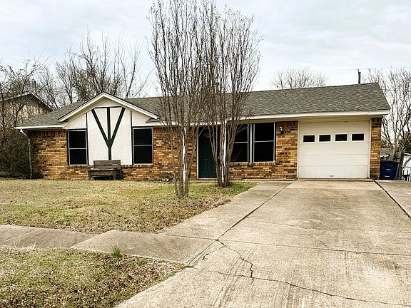 3rd image of 1009 Phillips Dr