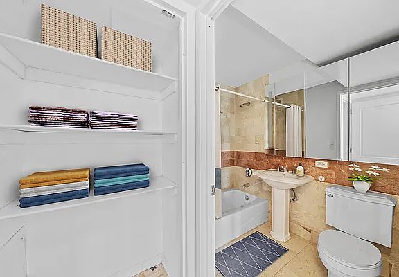5th image of 260 W 54th St #13D