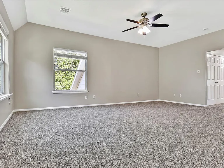 5601 Savannah Woods Ln — Photo 11
