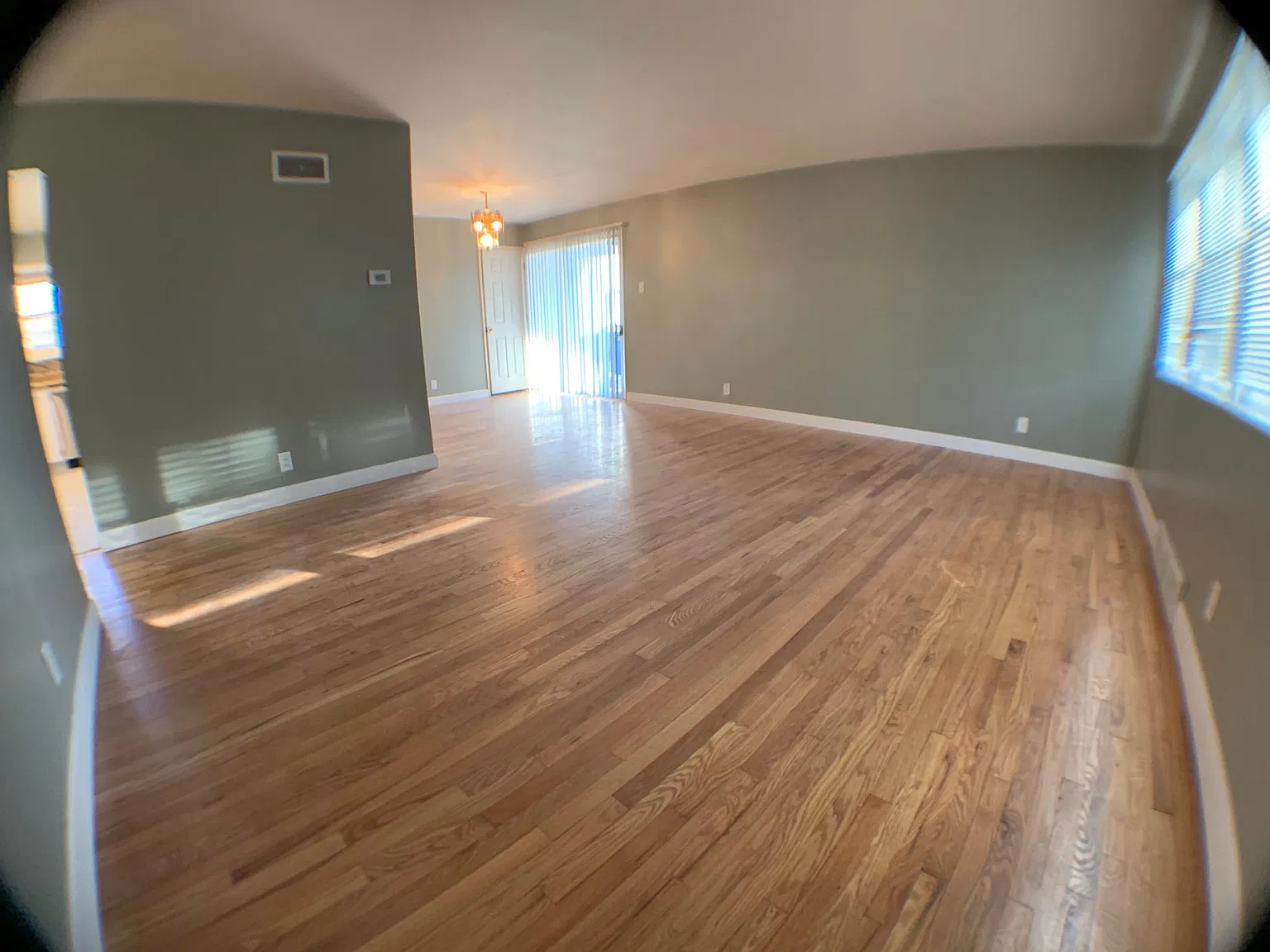 1340 Spring Valley Dr — Photo 3