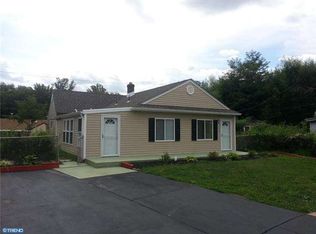 8 Oxford Ct, Wilmington, DE 19805