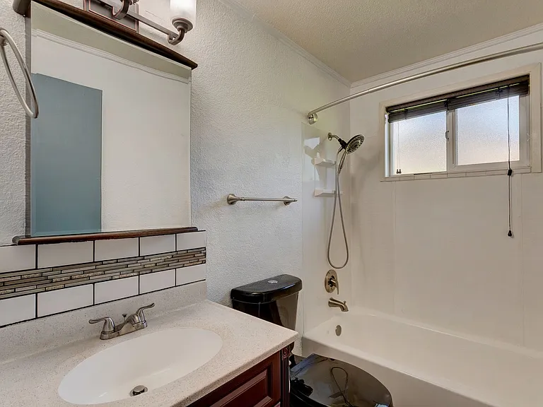 899 SW 13th Ave — Photo 24