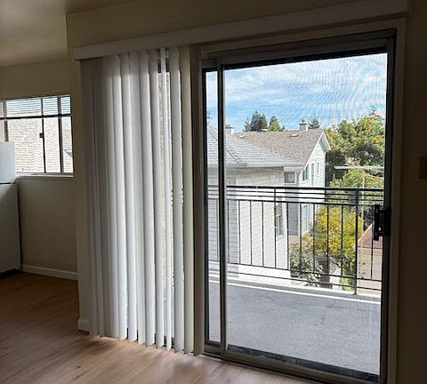 4th image of 2172 Blake St #5