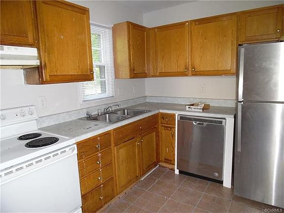 4th image of 6311 Macbeth Ct