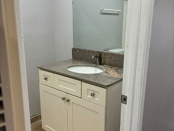 5th image of 221 E 2nd St APT 4