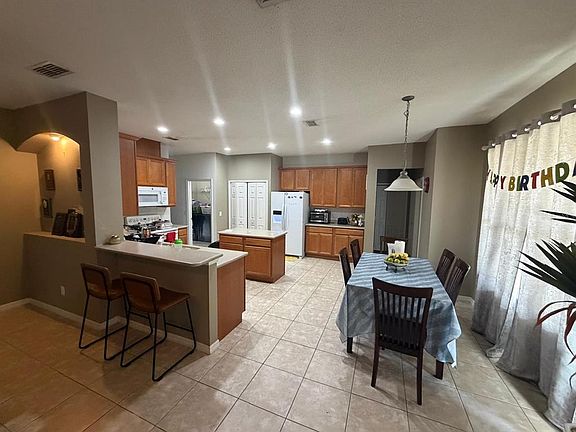 2nd image of 430 Merlot Dr