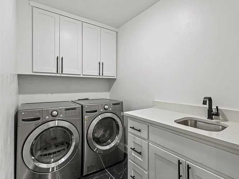 13002 Halwin Cir — Photo 29