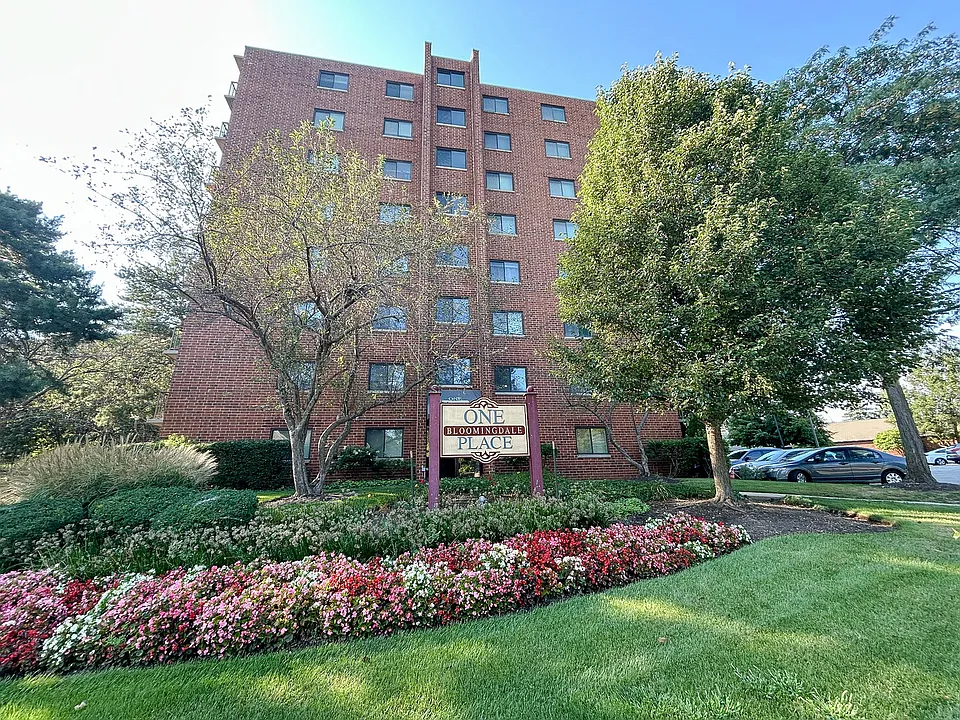 1 Bloomingdale Pl #606