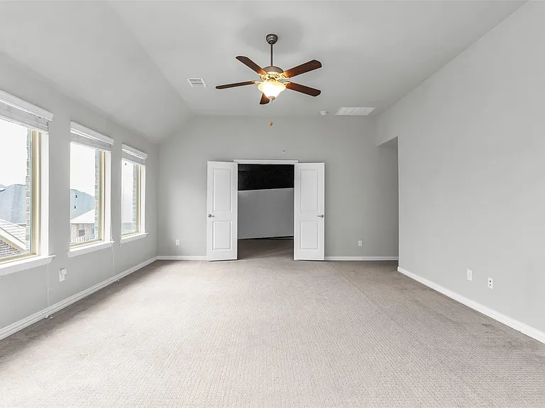 6333 Hall Rd #1 — Photo 32