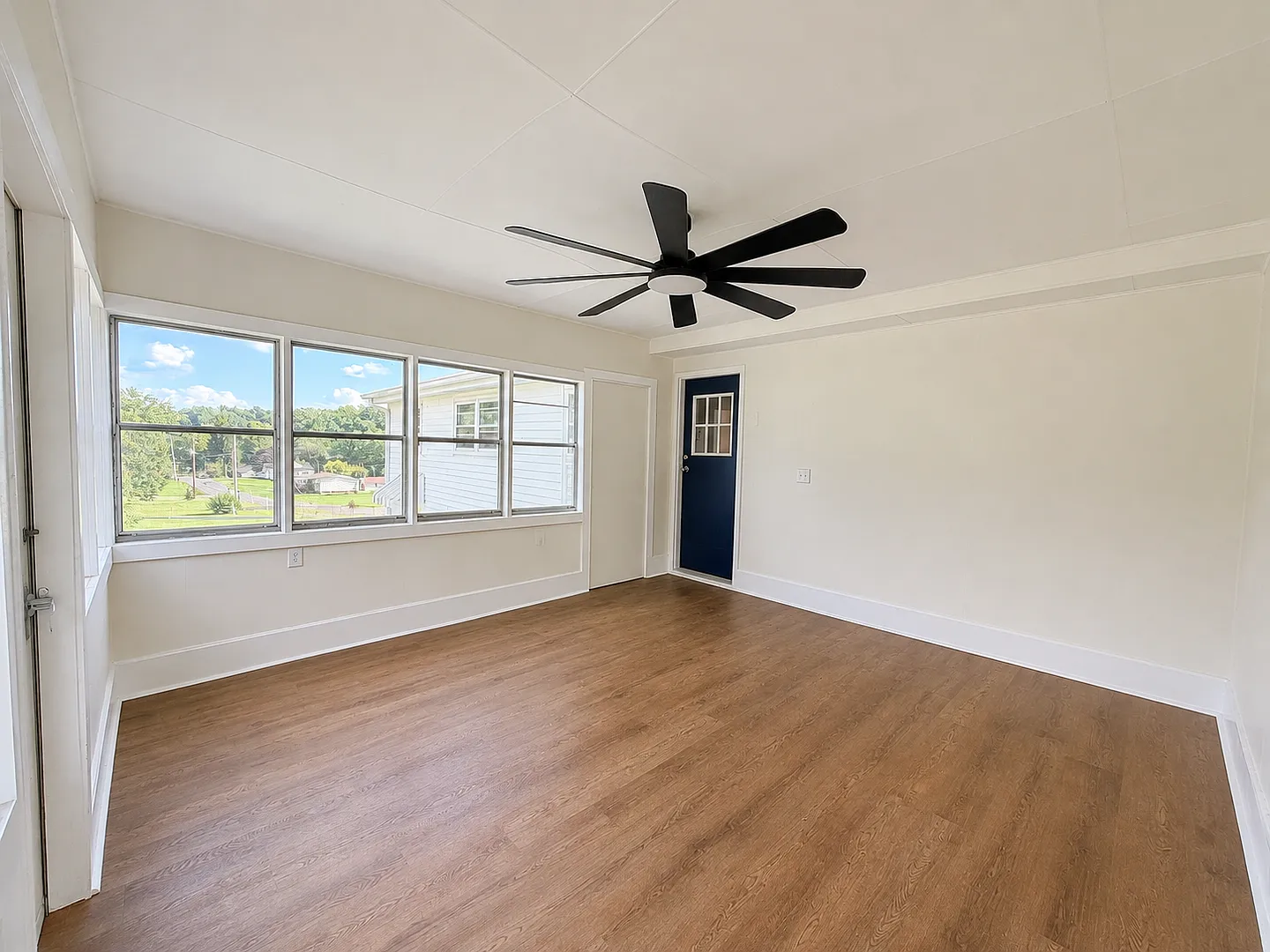 One-Level Living in Kingsport with Screened Porch & Large Yard — Photo 2