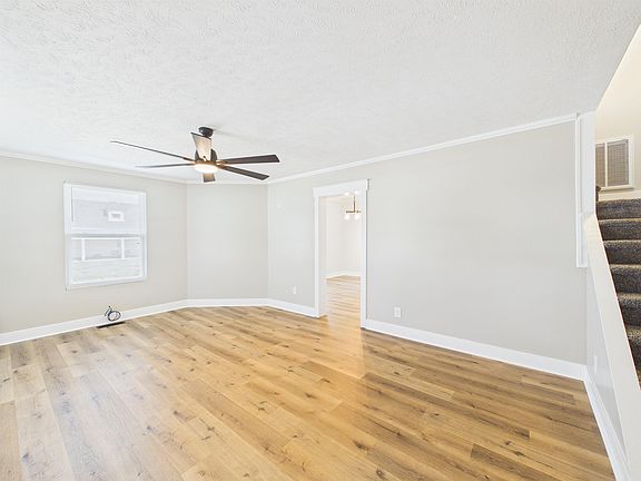 3rd image of 1727 Pine St