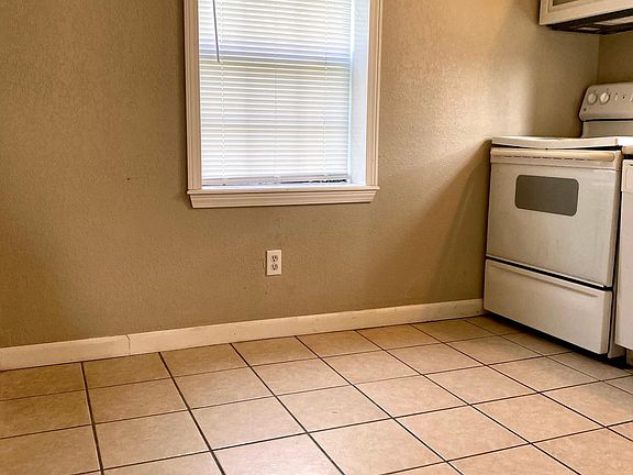 5th image of 721 W 9th Ave #1
