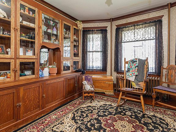 5th image of 2015 Percival St