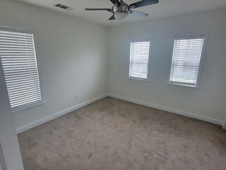 116 Silverspring Pl — Photo 9
