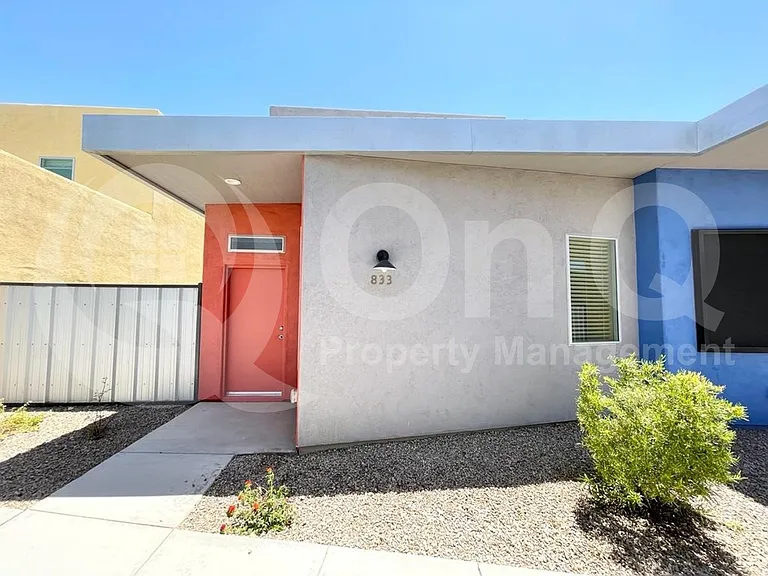 833 E Park Modern Dr — Photo 2