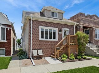 1221 Scoville Ave, Berwyn, IL 60402