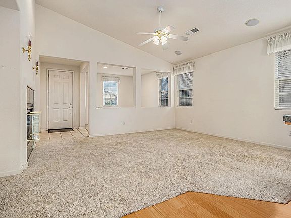 3rd image of 388 Violet Pl