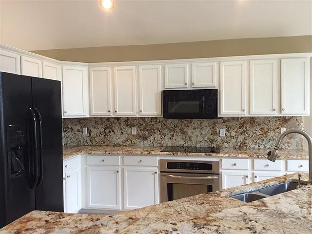 4 bed, 2.5 bath, 2311 sqft, $3,260 — Photo 3