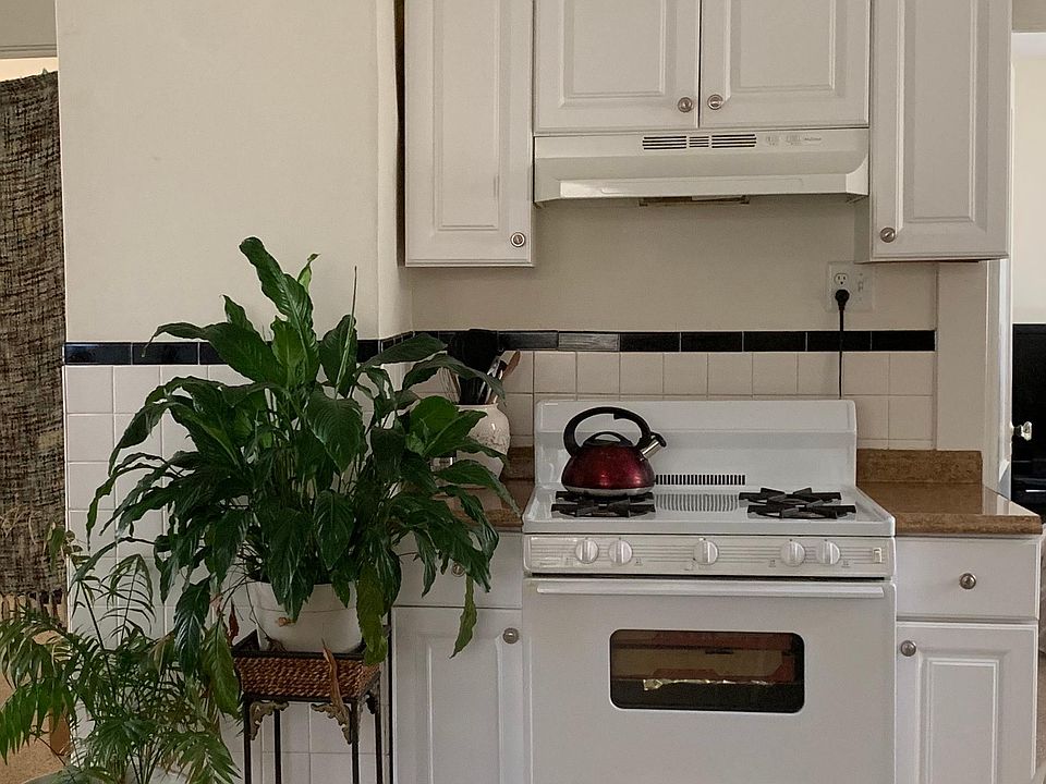 Completely renovated kitchen/appliances.