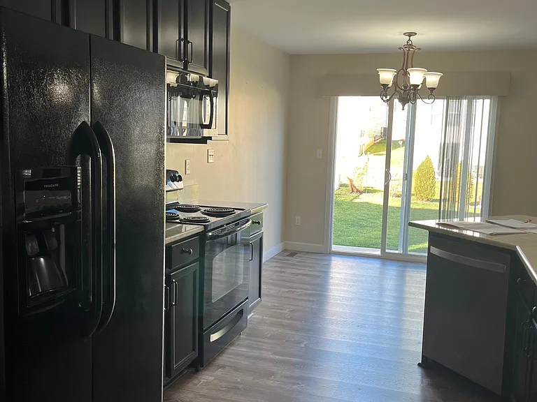 503 Springhurst Pkwy — Photo 5