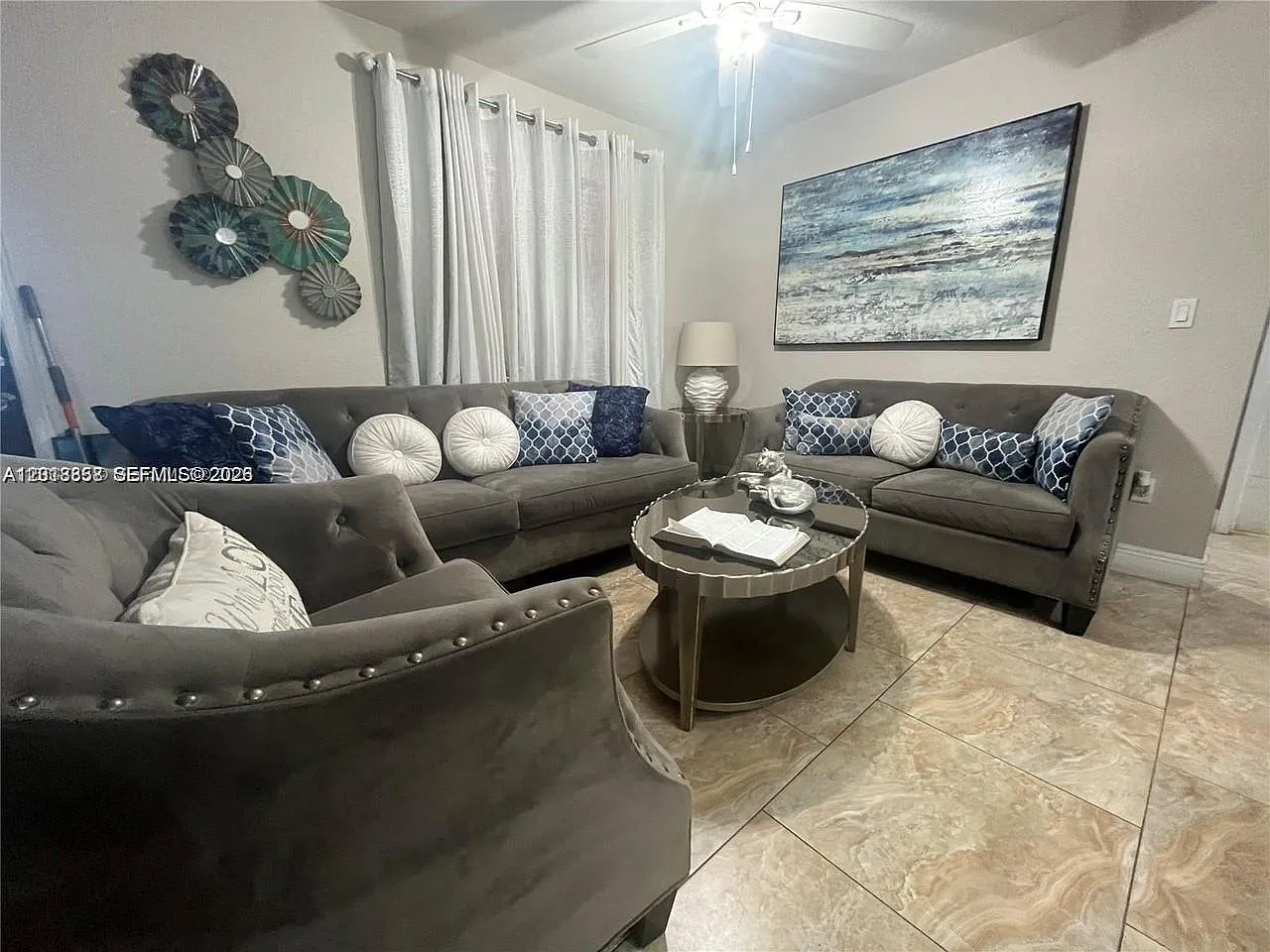 Breezyway Manor — Photo 4